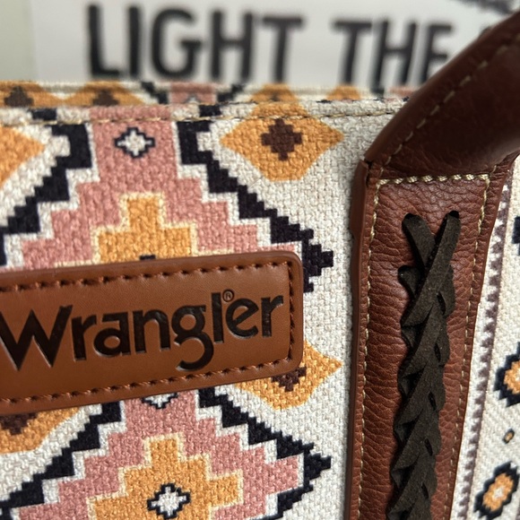 Wrangler Aztec Purse - Picture 10 of 10
